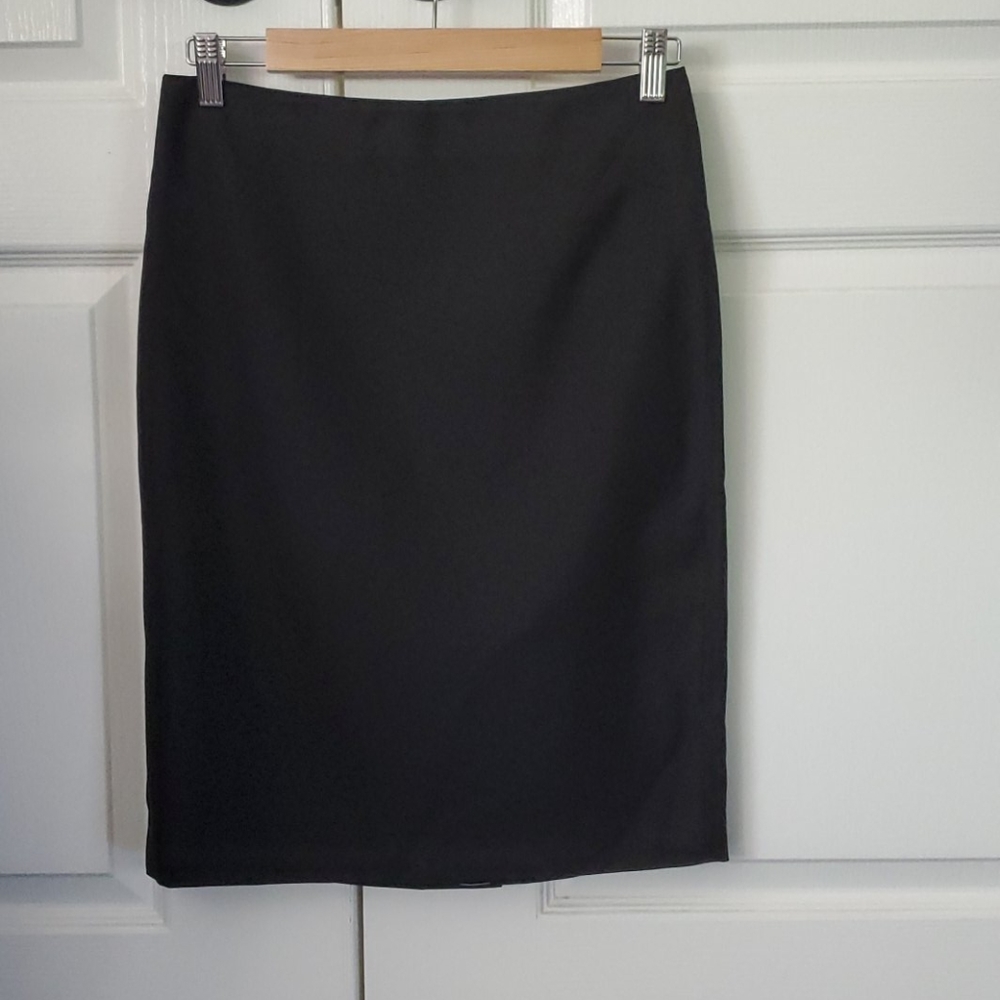 Ann Taylor black pencil skirt